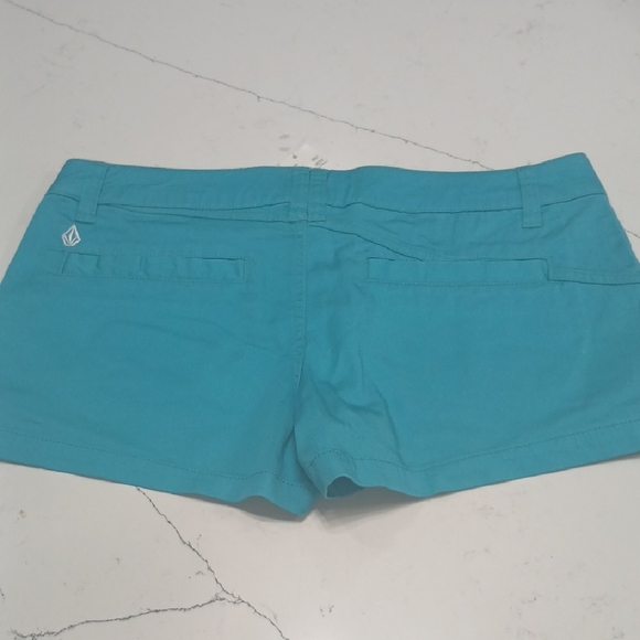 Women's Teal Shorts, One Pair Its Volcom Sz3 New, And Vineyards Pre-owned Sz 2 - Picture 12 of 12